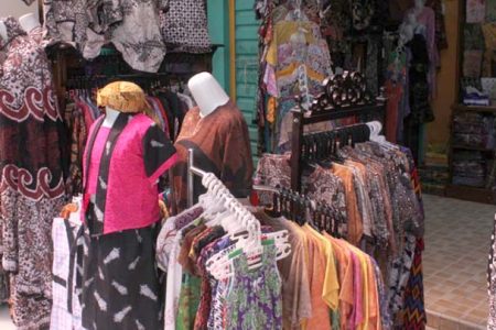 Batik Pekalongan, Oleh-Oleh Wajib Pemudik di Jalur Pantura