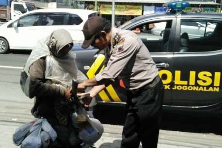 Polisi Klaten Pertemukan Keluarga Korban Gempa Yogya yang Hilang 13 Tahun