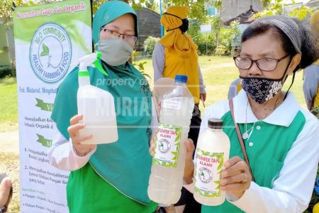 Kreatif, Emak-Emak di Pati Ini Buat Hand Sanitizer dari Daun Sirih dan Jeruk Nipis
