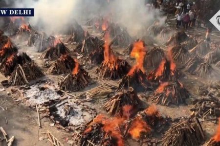 Krematorium Di India Kolaps, Lahan Parkir Digunakan Untuk Bakar Mayat, Covid 19 Menggila