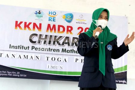 Mahasiswa IPMAFA Pati Kenalkan ke Warga Tanaman Penguat Imun untuk Cegah Covid