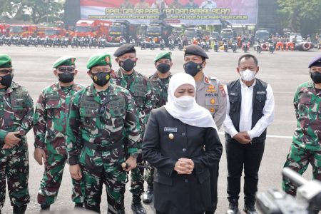 Antisipasi Bencana, Gubernur Khofifah Gelar Apel Pasukan dan Peralatan Kontijensi