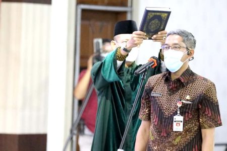 Ganjar Lantik Sumarno jadi Sekda Jateng