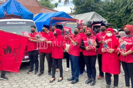 PDIP Grobogan Salurkan Beras Bantuan dari Puan Maharani