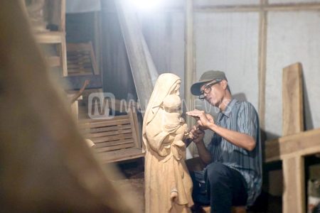 Pembuat Patung Yesus di Jepara Kebanjiran Order Jelang Natal