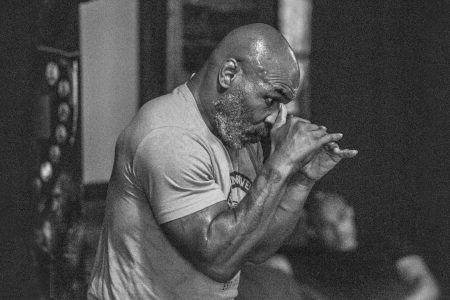 Mike Tyson Bingung Dirumorkan ‘Adu Jotos’ Lawan Jake Paul