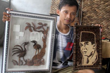 Relief Keren dari Batok Kelapa Buatan Pria Kudus, Segini Kisaran Harganya