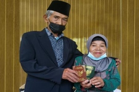 pernikahan-langka-di-klaten-kakek-usia-93-tahun-nikahi-nenek-usia-71-tahun