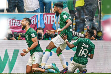 Dua Gol Dianulir, Argentina Terjengkang