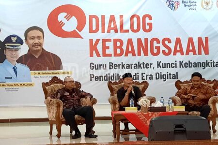 Wakil Ketua MPR: Guru Jangan Terus-terusan Dijadikan Pahlawan Tanpa Tanda Jasa