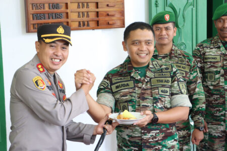 Rayakan Hari Juang TNI, Kapolres Grobogan Beri Kejutan ke Dandim