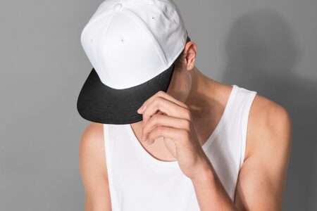 Pria Cepat Botak akibat Sering Mengenakan Topi, Mitos atau Fakta? Ini Jawabannya