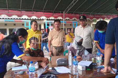 sambut-natal-gkmi-tanjungkarang-kudus-gelar-pengobatan-gratis-hingga-sembako-murah